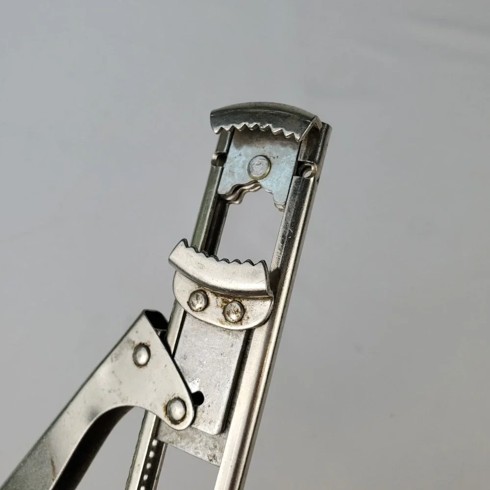 Vintage Adjustable Jar/Can/Bottle Opener Kitchen Multi-Tool Pat 26691412